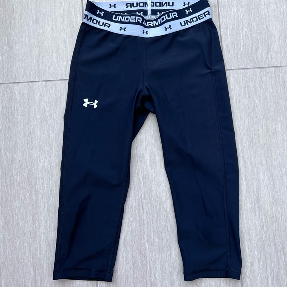 Under Armour Crops - Picture 1 of 2